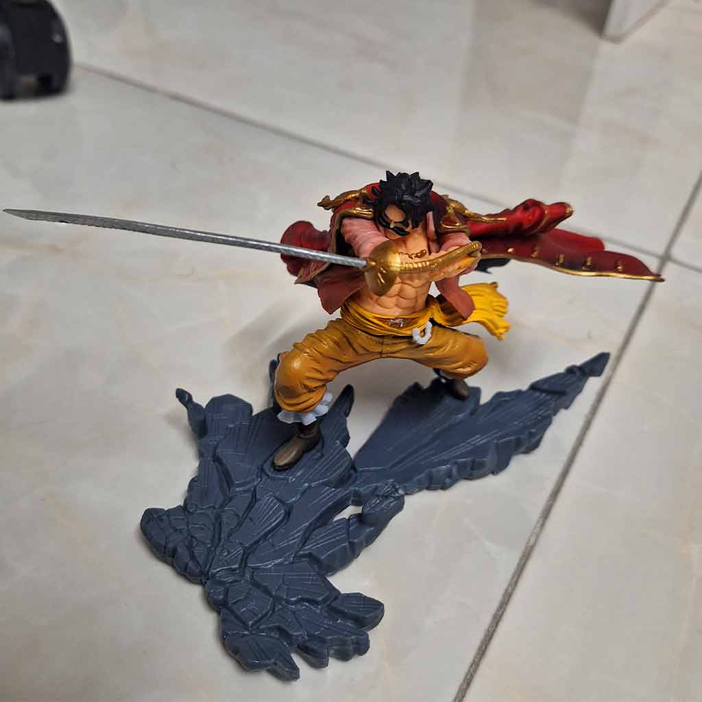 اکشن فیگور نبرد گولدی راجر و ادوارد نیوگیت | One Piece Gol D. Roger vs Edward Newgate 3 اکشن فیگور نبرد گولدی راجر 3